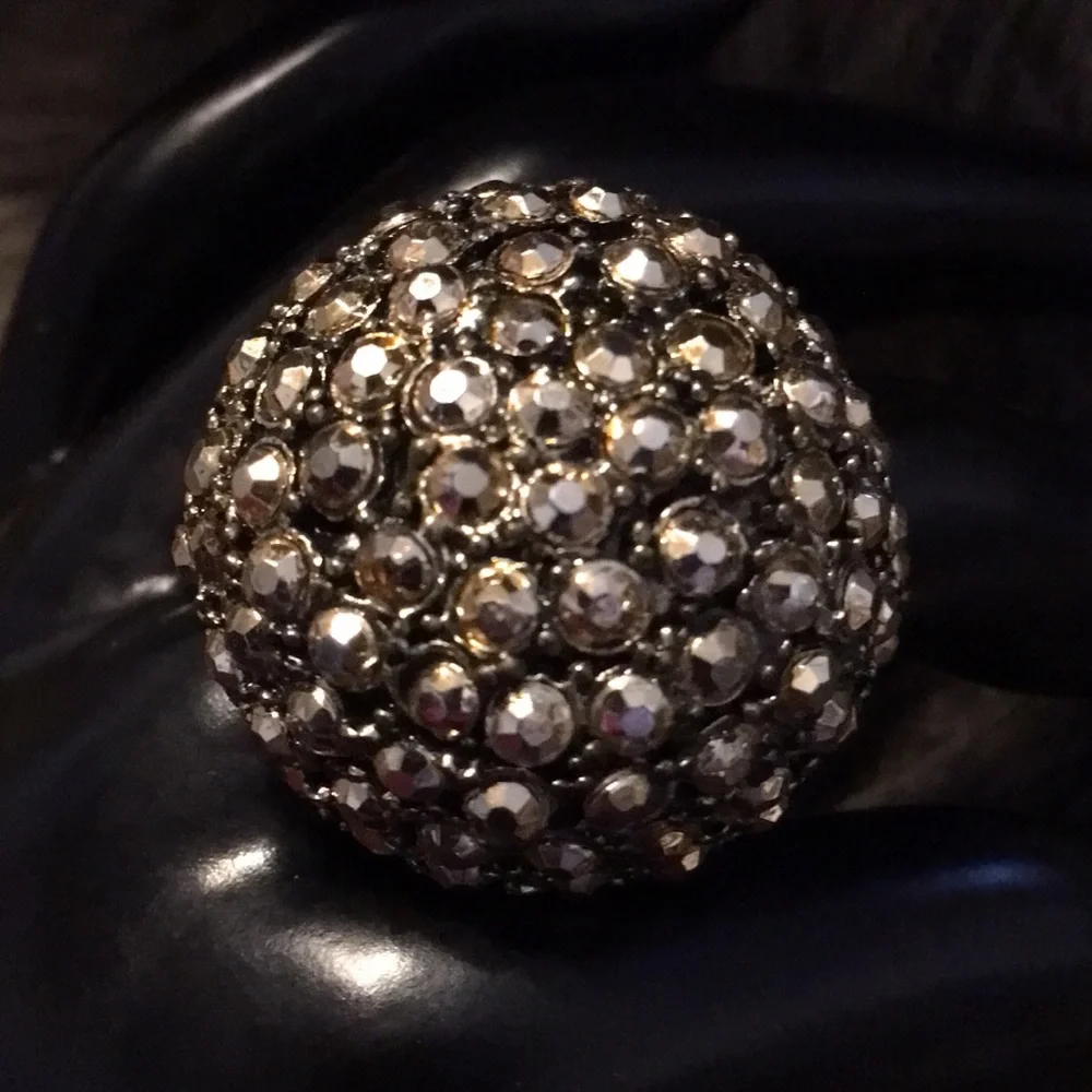 Gold tone faceted stone dome stretch ring